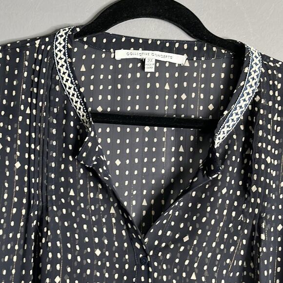 Collective Concepts Navy Blue Sheer Polka Dot Blouse Size 2X - Picture 3 of 8